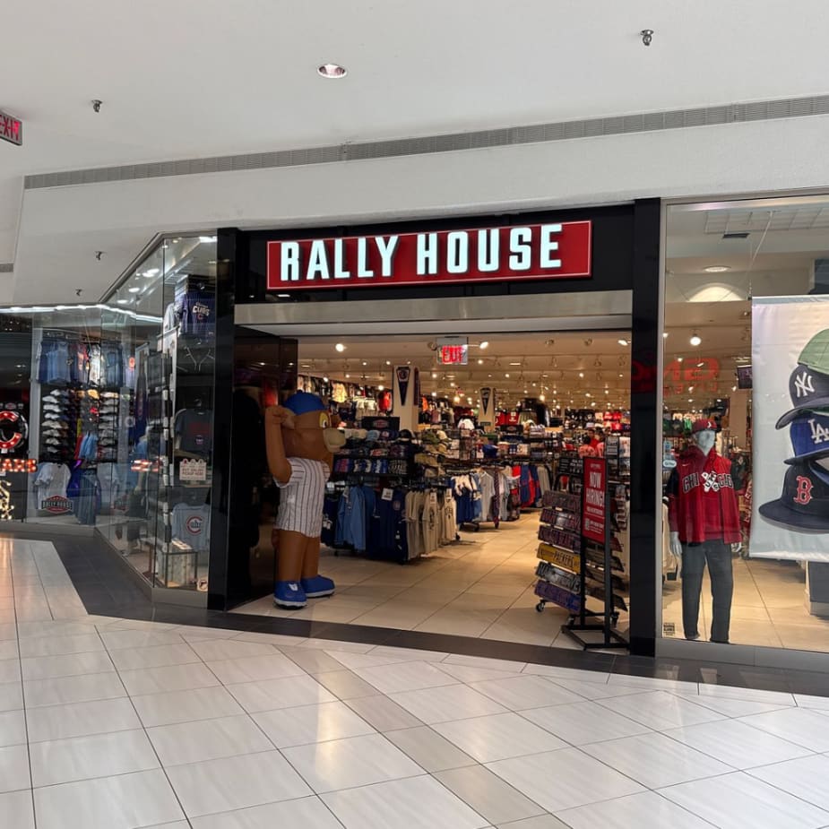 Rally House Woodfield Mall | Chicago Bears & Cubs Shop